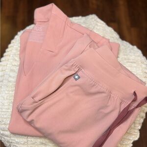 FIGS Scrub Set – Women’s Small PINK